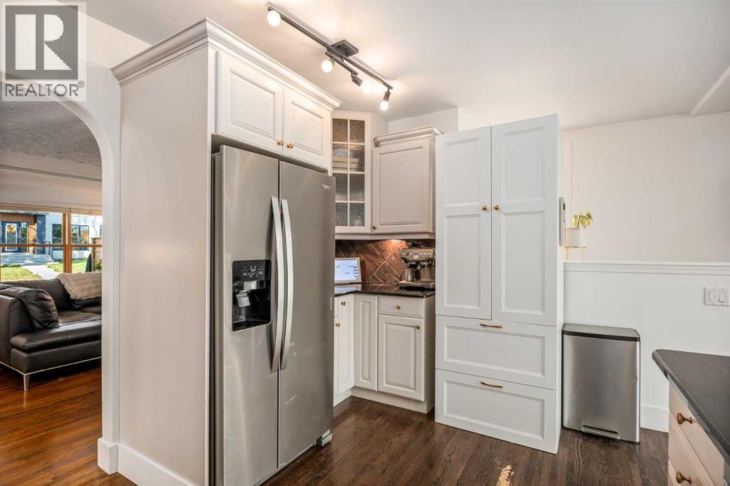 210 Windermere Road SW