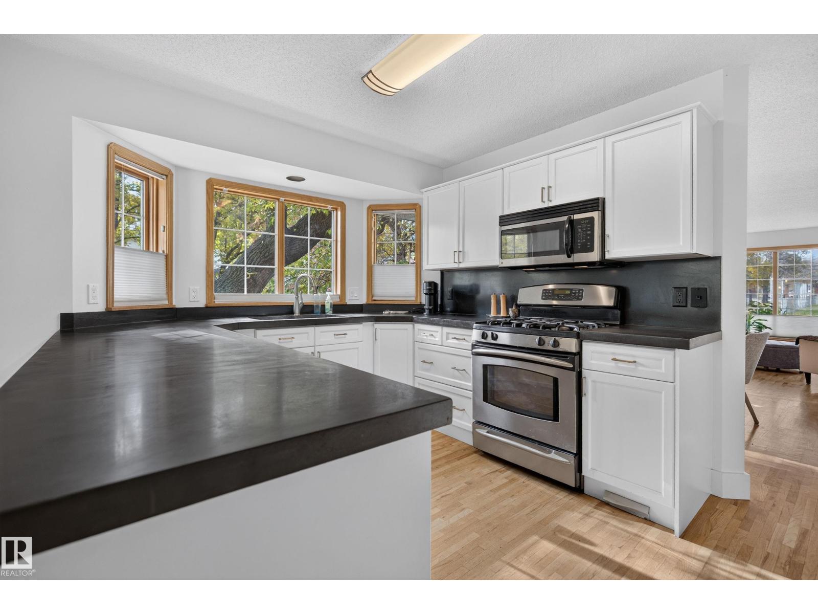 9601 101 ST NW
