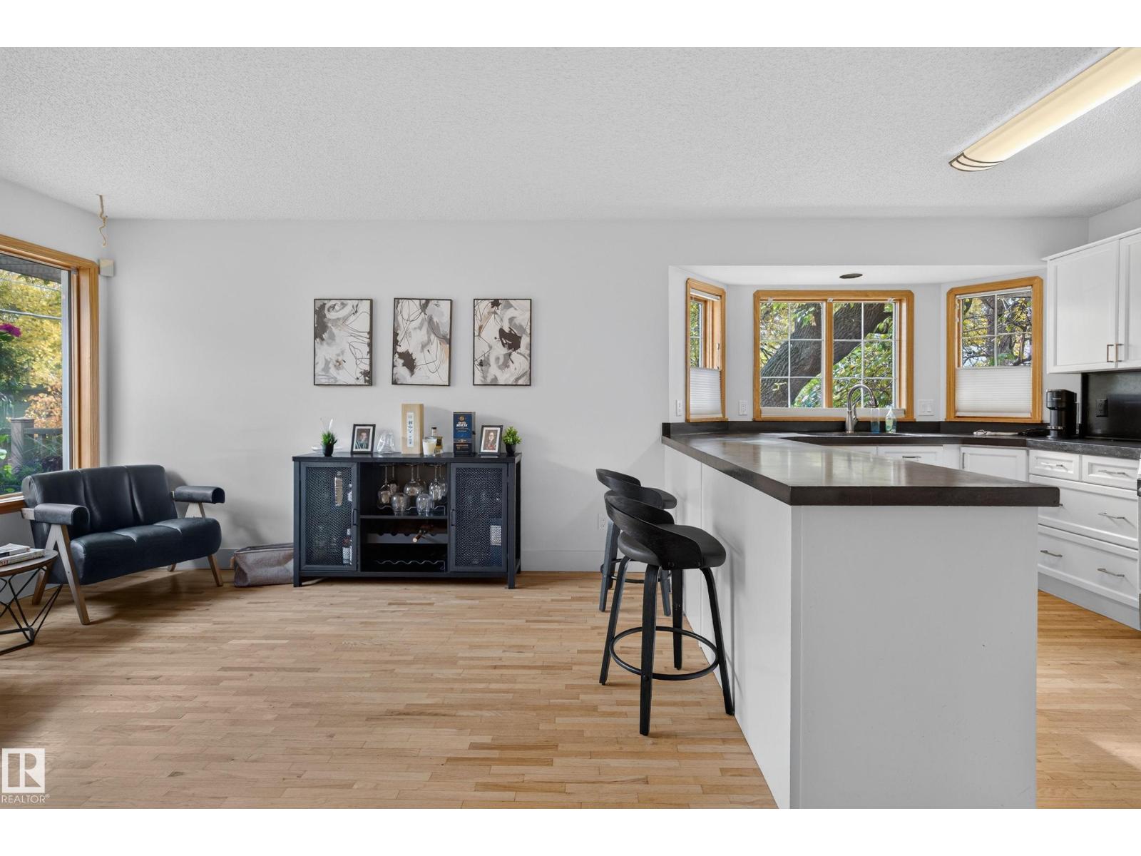 9601 101 ST NW
