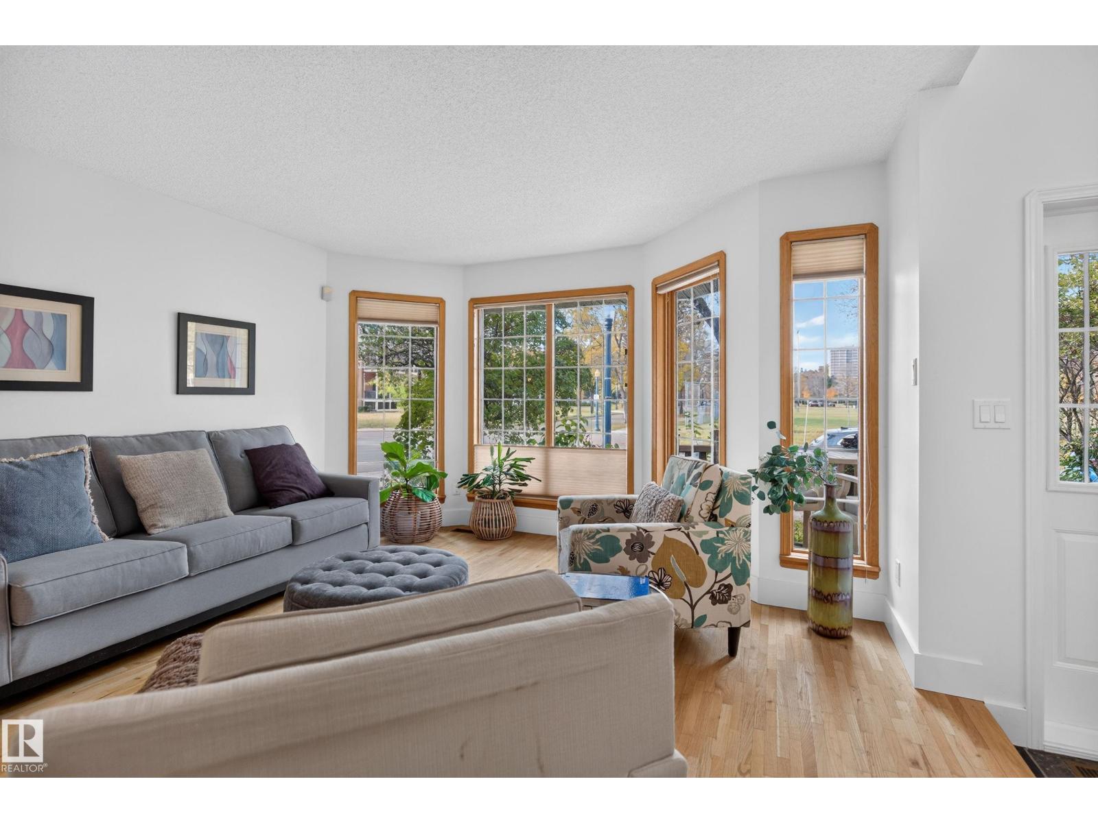 9601 101 ST NW