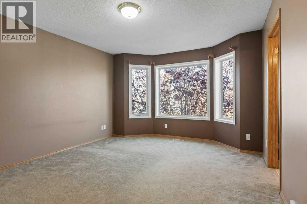 127 Erin Meadow Crescent SE
