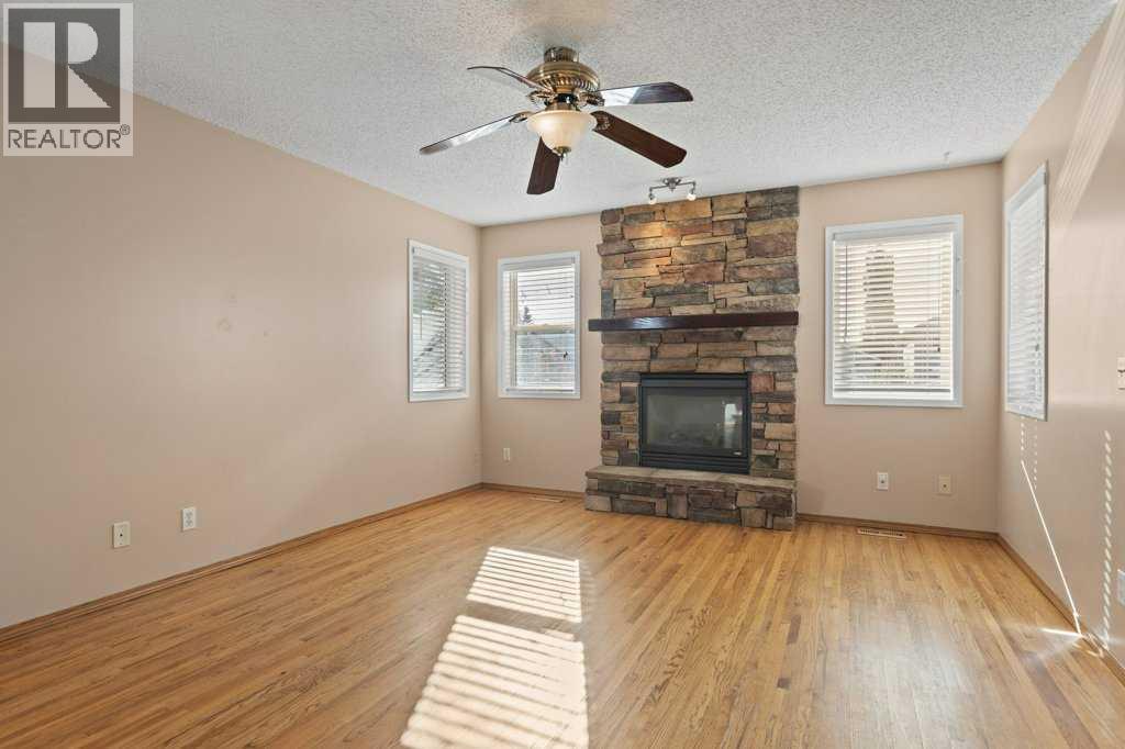 127 Erin Meadow Crescent SE