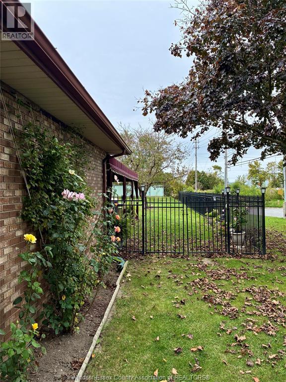 3596 Hemlock Avenue, Windsor, Ontario  N8R 1Z9 - Photo 2 - 26025303