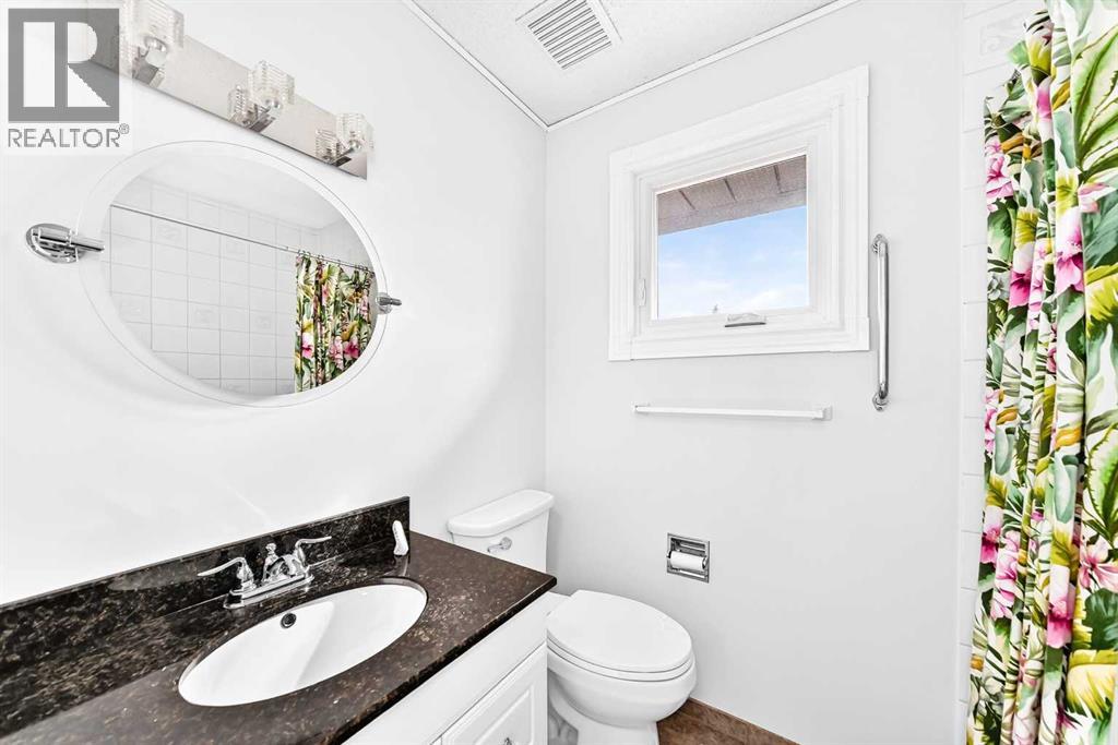 31 Ranchero Bay NW, Calgary, Alberta  T3G 1B6 - Photo 31 - A2315759