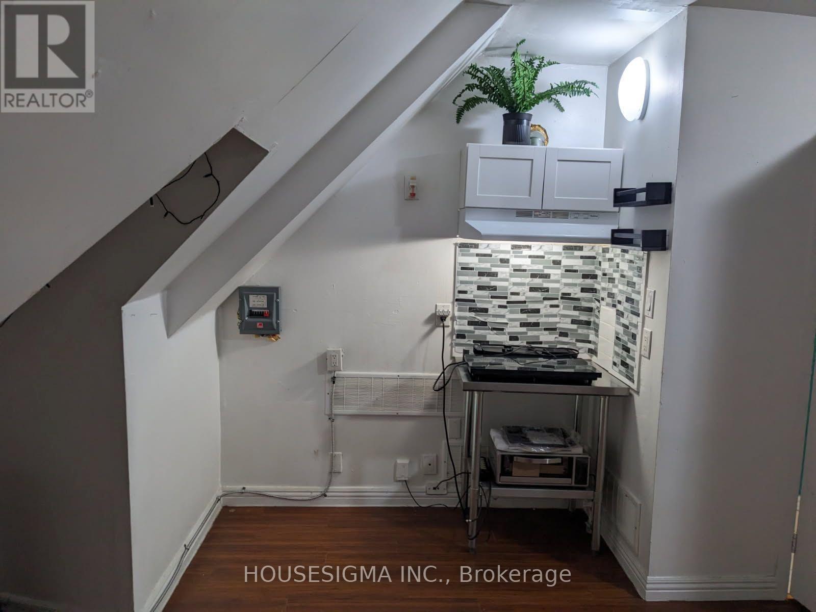888 Dundas Street E, Toronto, Ontario  M4M 1R3 - Photo 10 - E14083884