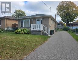 7 SCOTCHDALE AVENUE, Toronto, Ontario