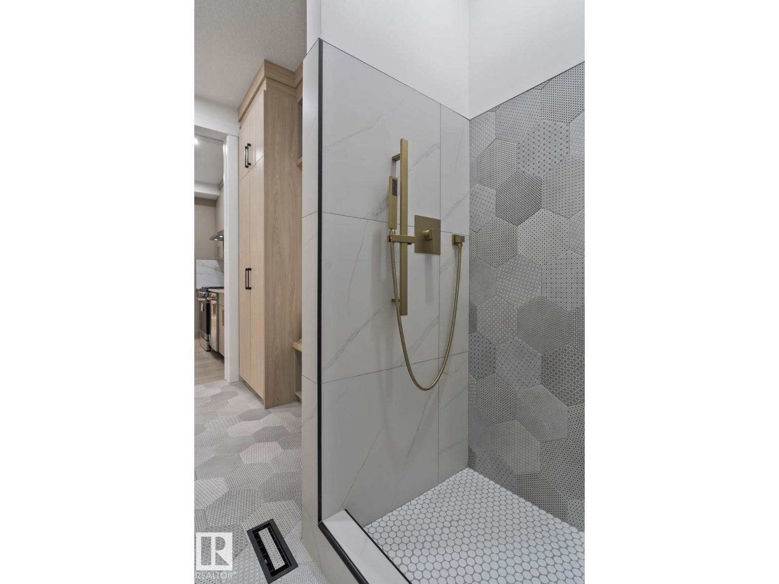 3305 CHICKADEE DR NW