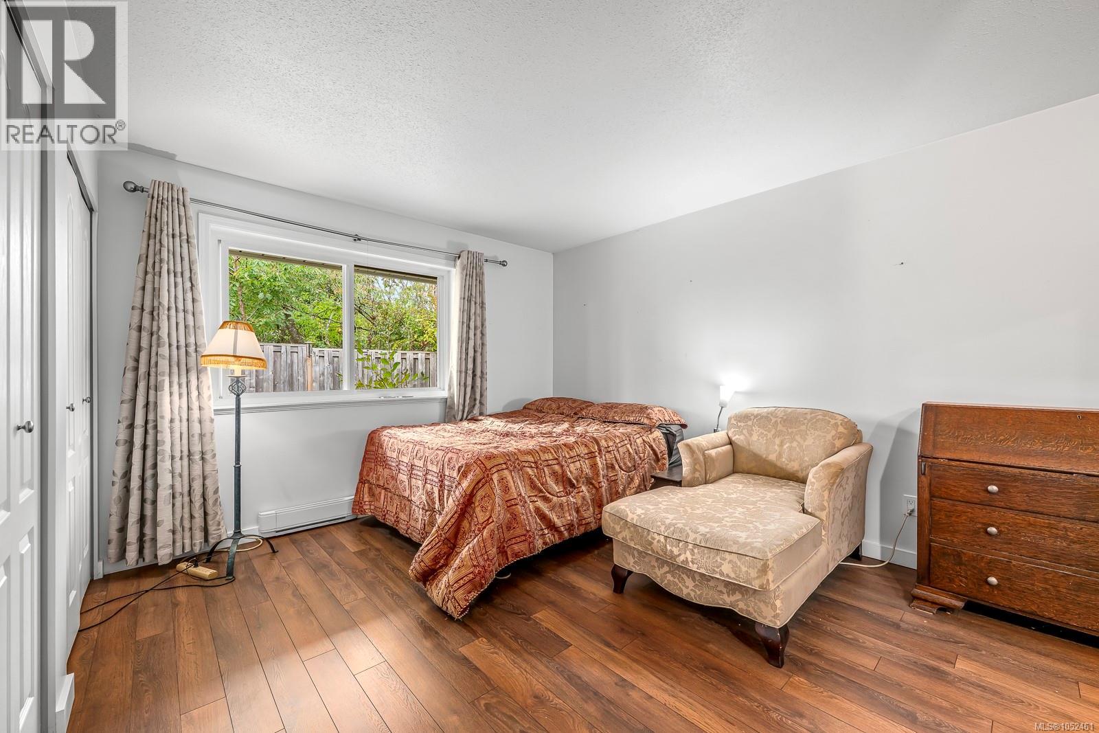 4 2030 Robb Ave