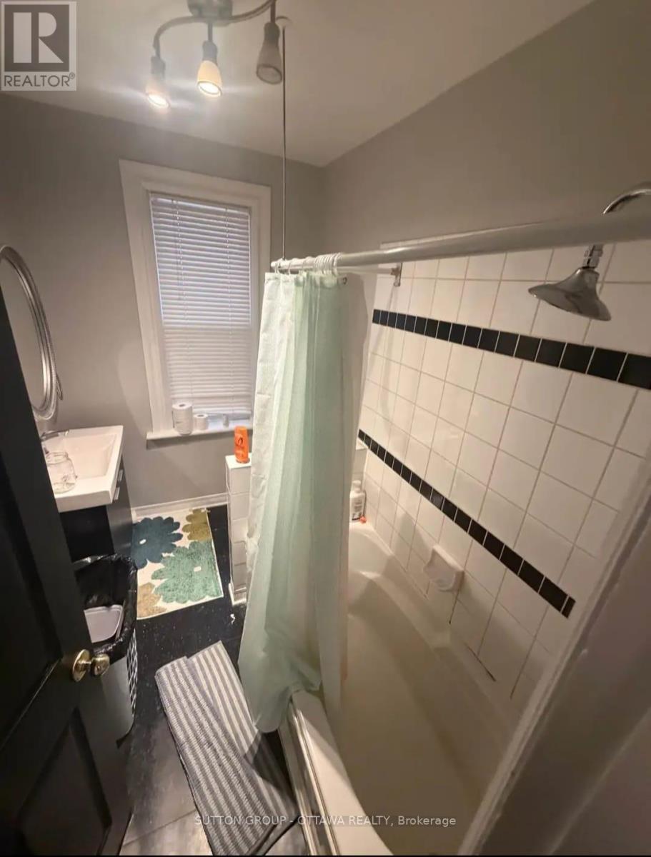 607 Maclaren Street, Ottawa, Ontario  K1R 5K8 - Photo 5 - X13809102