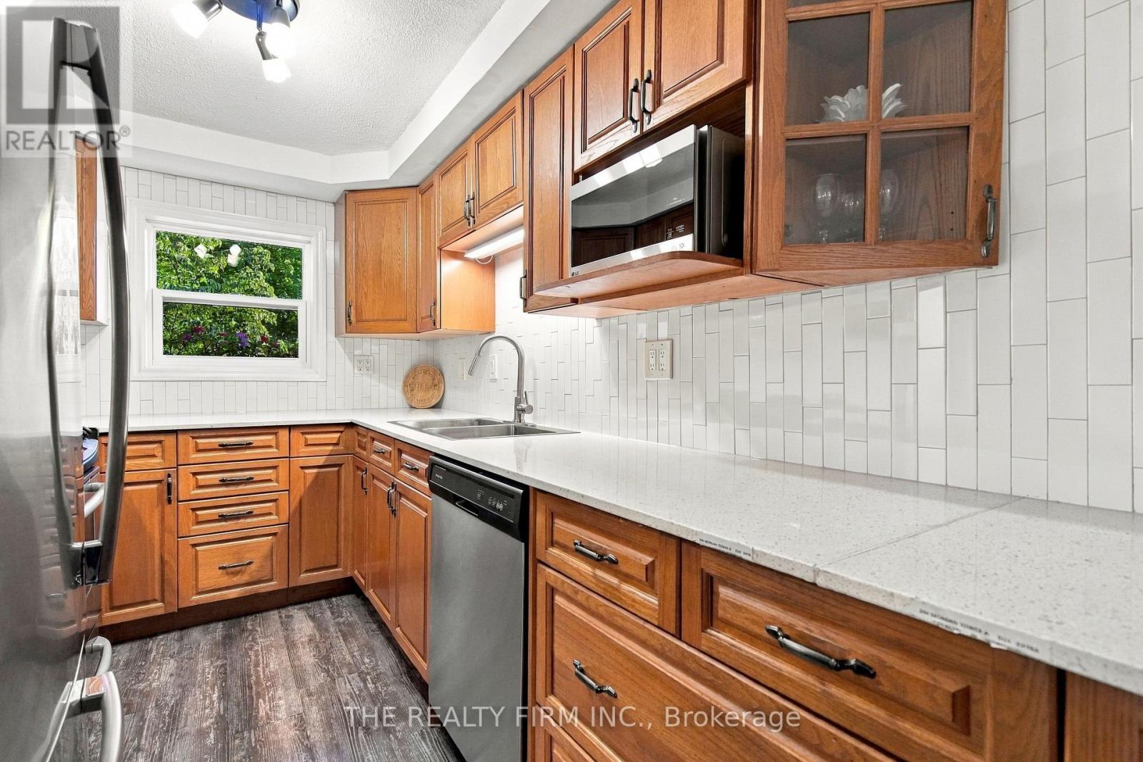 3692 Beverly Glen, Plympton-Wyoming, Ontario  N0N 1E0 - Photo 10 - X13881608