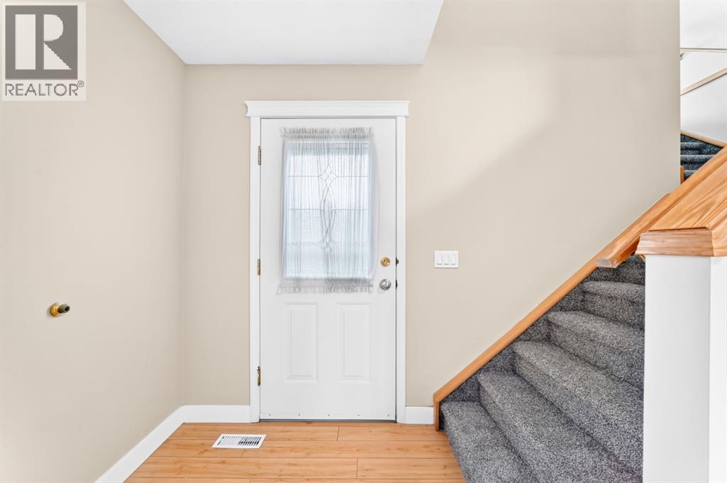 145 Martinvalley Crescent NE, Calgary, Alberta  T3J 4L7 - Photo 4 - A2351968
