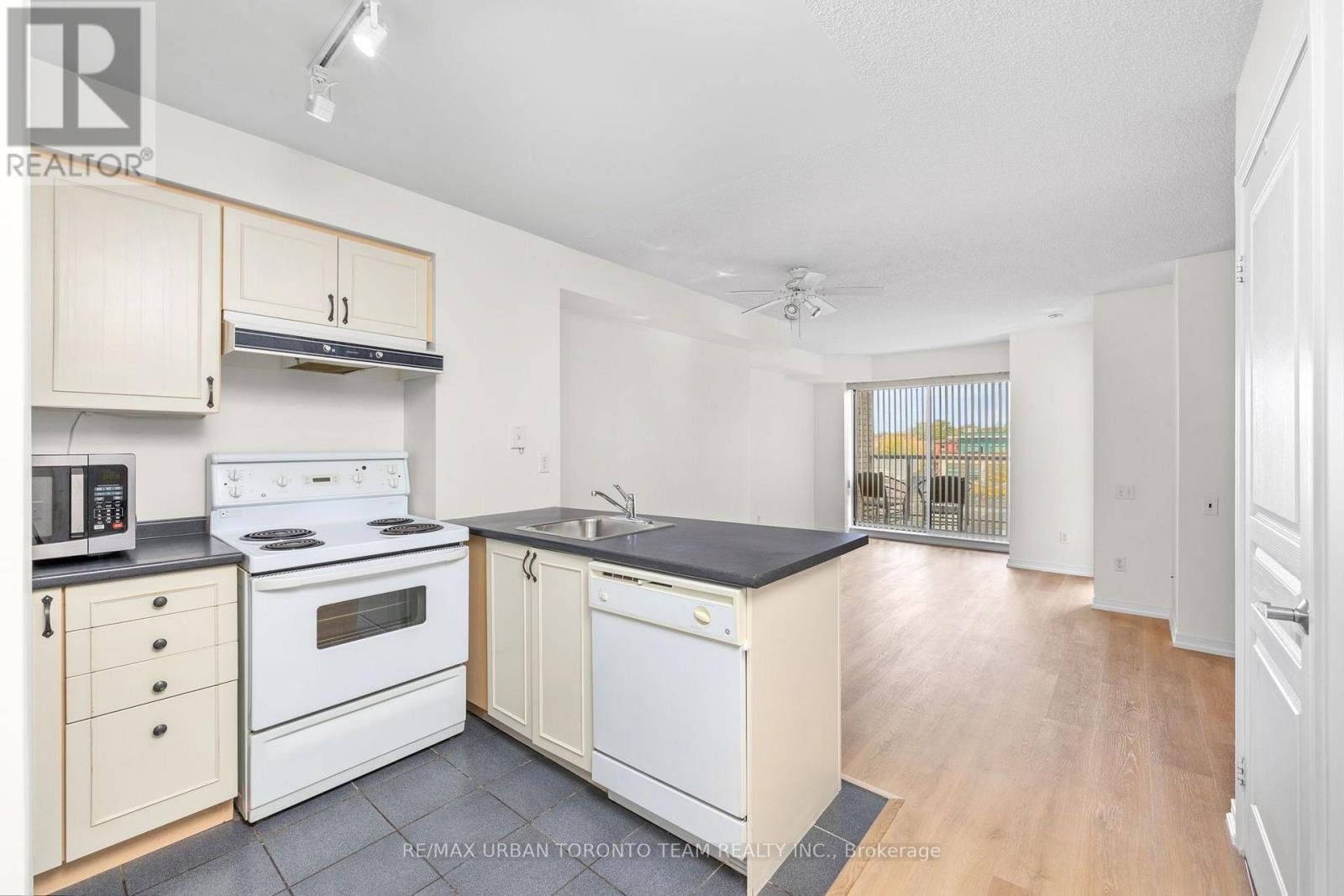 #505 - 140 Bathurst Street, Toronto, Ontario  M5V 2R3 - Photo 11 - C14084804