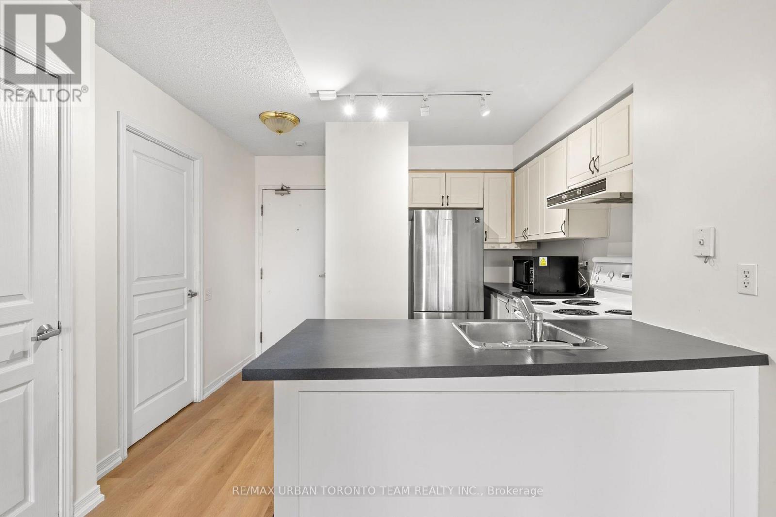 #505 - 140 Bathurst Street, Toronto, Ontario  M5V 2R3 - Photo 9 - C14084804