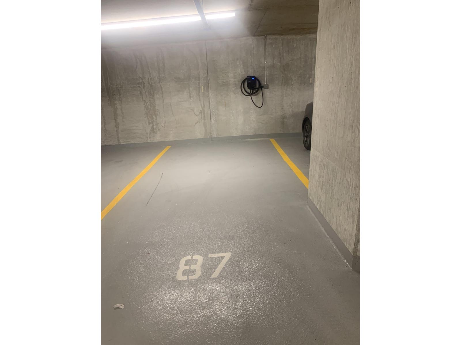 1808 10428 WHALLEY BOULEVARD