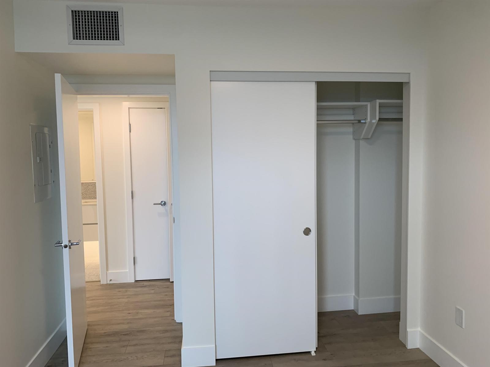 1808 10428 WHALLEY BOULEVARD