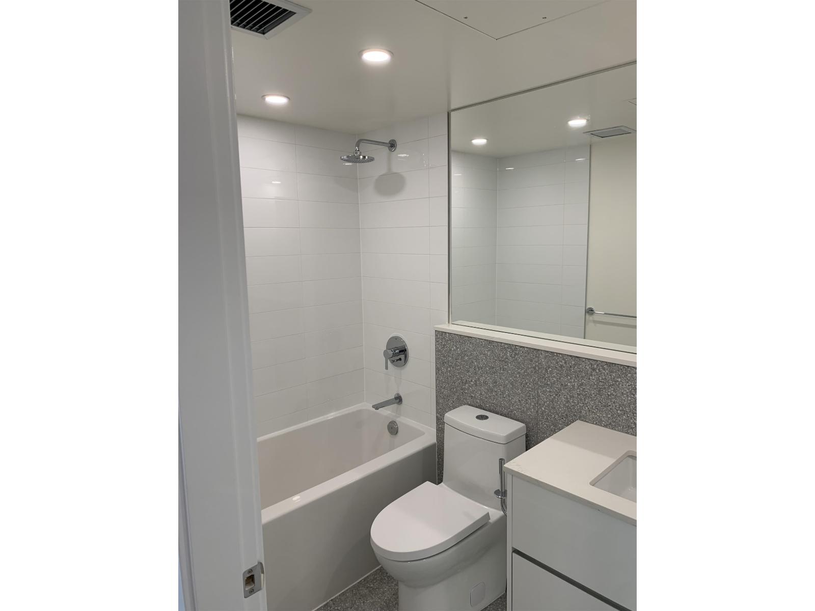 1808 10428 WHALLEY BOULEVARD