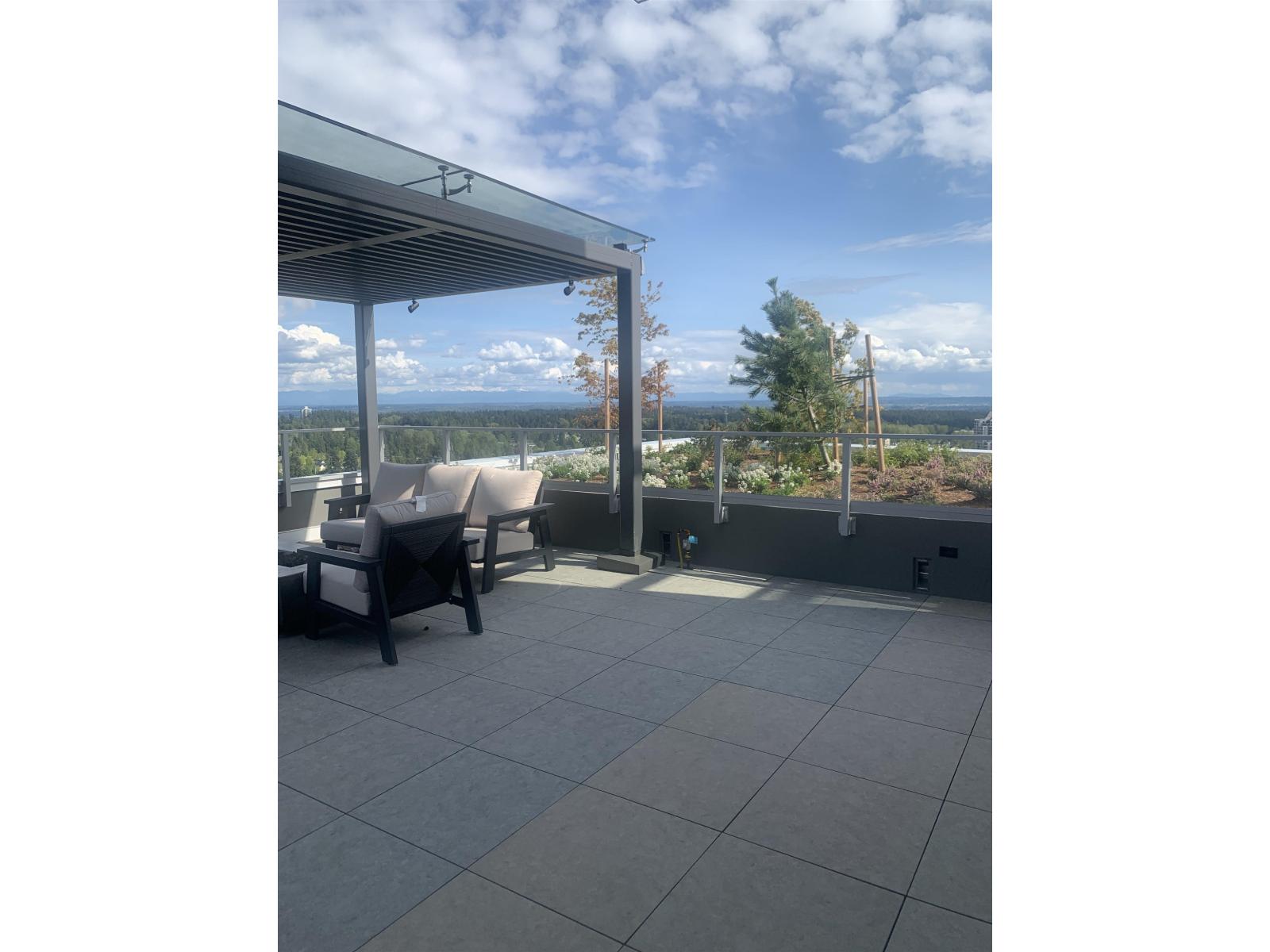 1808 10428 WHALLEY BOULEVARD