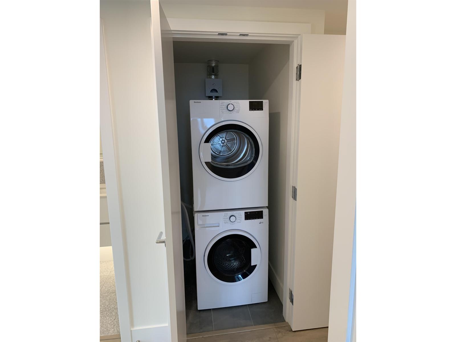 1808 10428 WHALLEY BOULEVARD