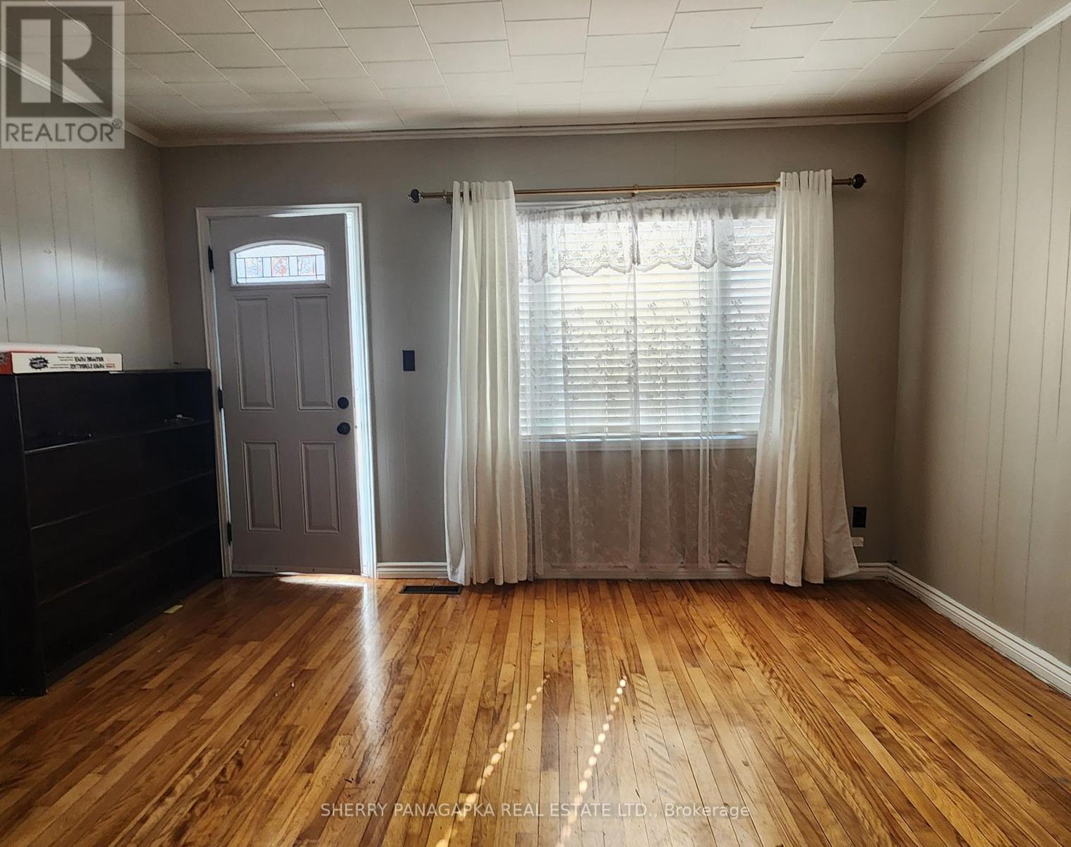 16 Taylor Avenue, Kirkland Lake, Ontario  P2N 2L1 - Photo 3 - T14084826
