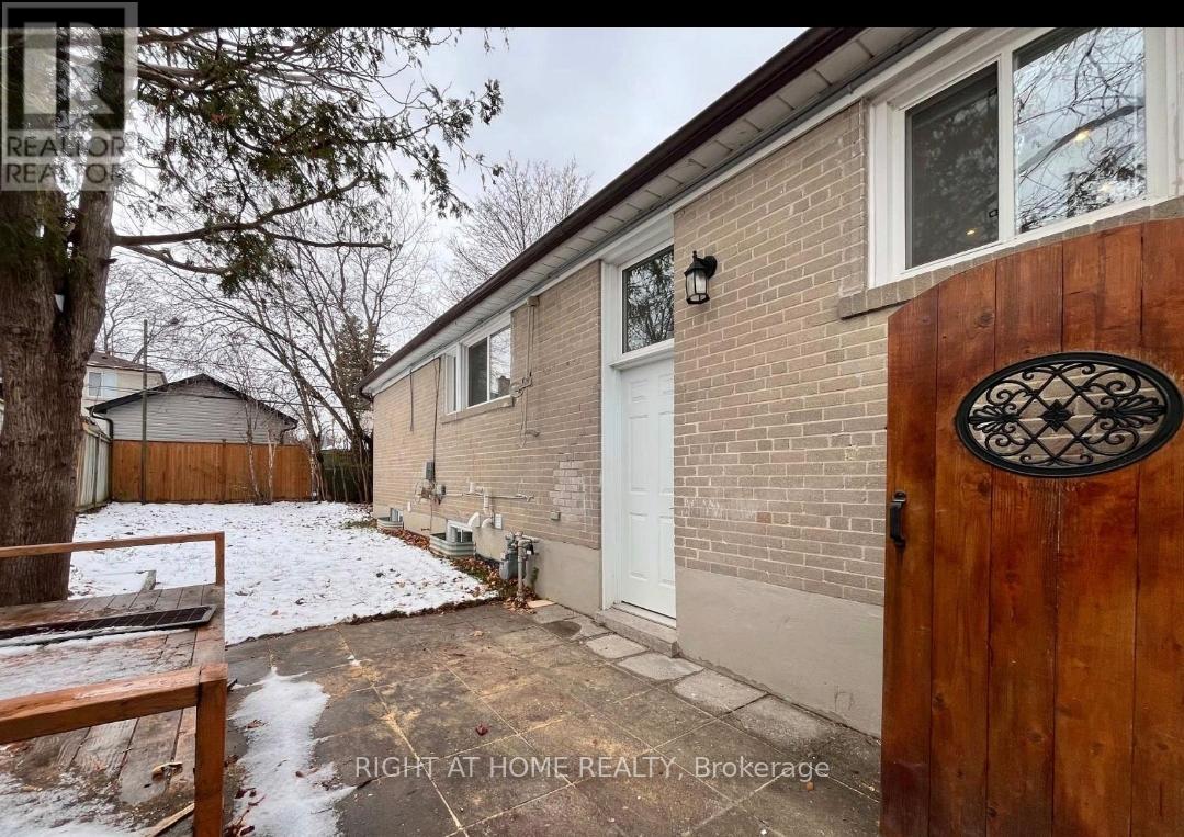 Upper - 195 Taylor Mills Drive N, Richmond Hill, Ontario  L4C 2T5 - Photo 19 - N14084824