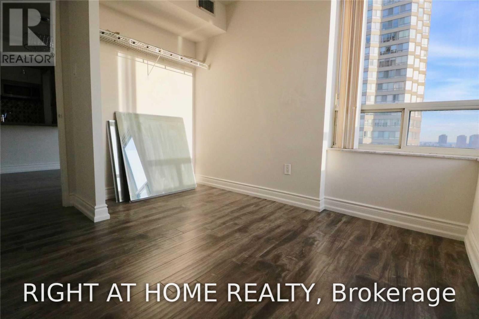 704 - 285 Enfield Place, Mississauga, Ontario  L5B 4L8 - Photo 15 - W14084816