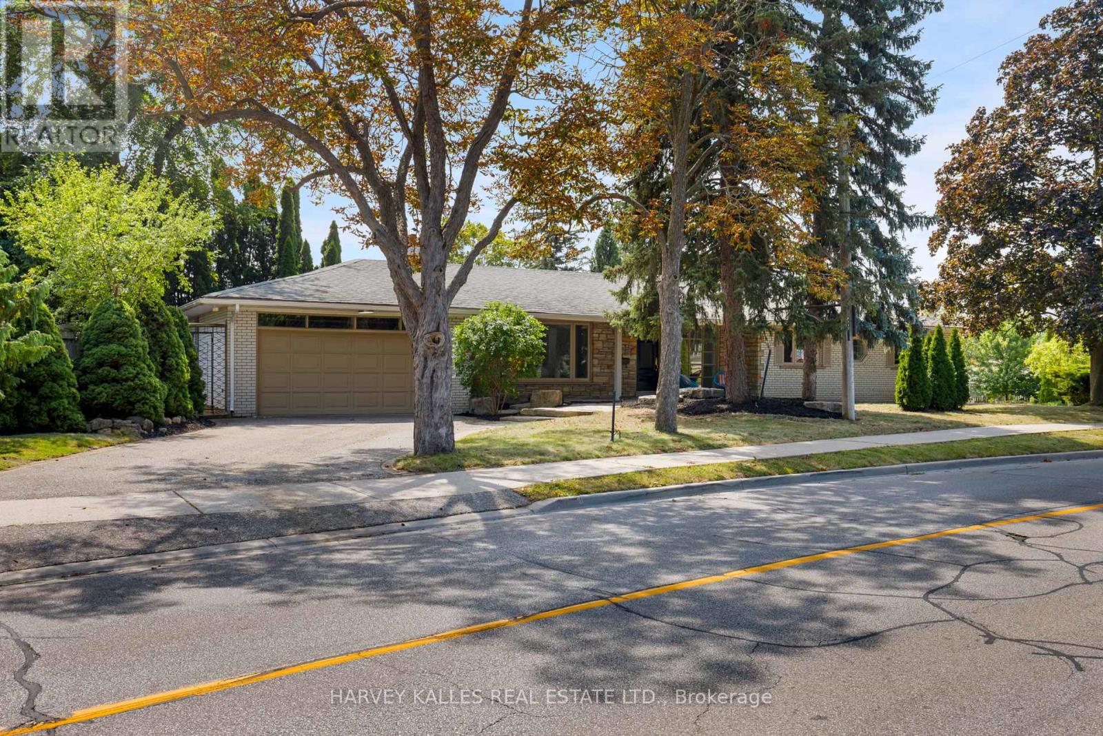 215 EDENBRIDGE DRIVE, Toronto, Ontario