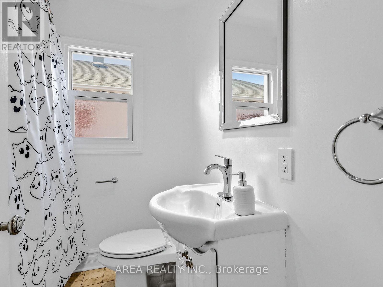 867 Glencairn Avenue, Toronto, Ontario  M6B 2A4 - Photo 17 - W14084844
