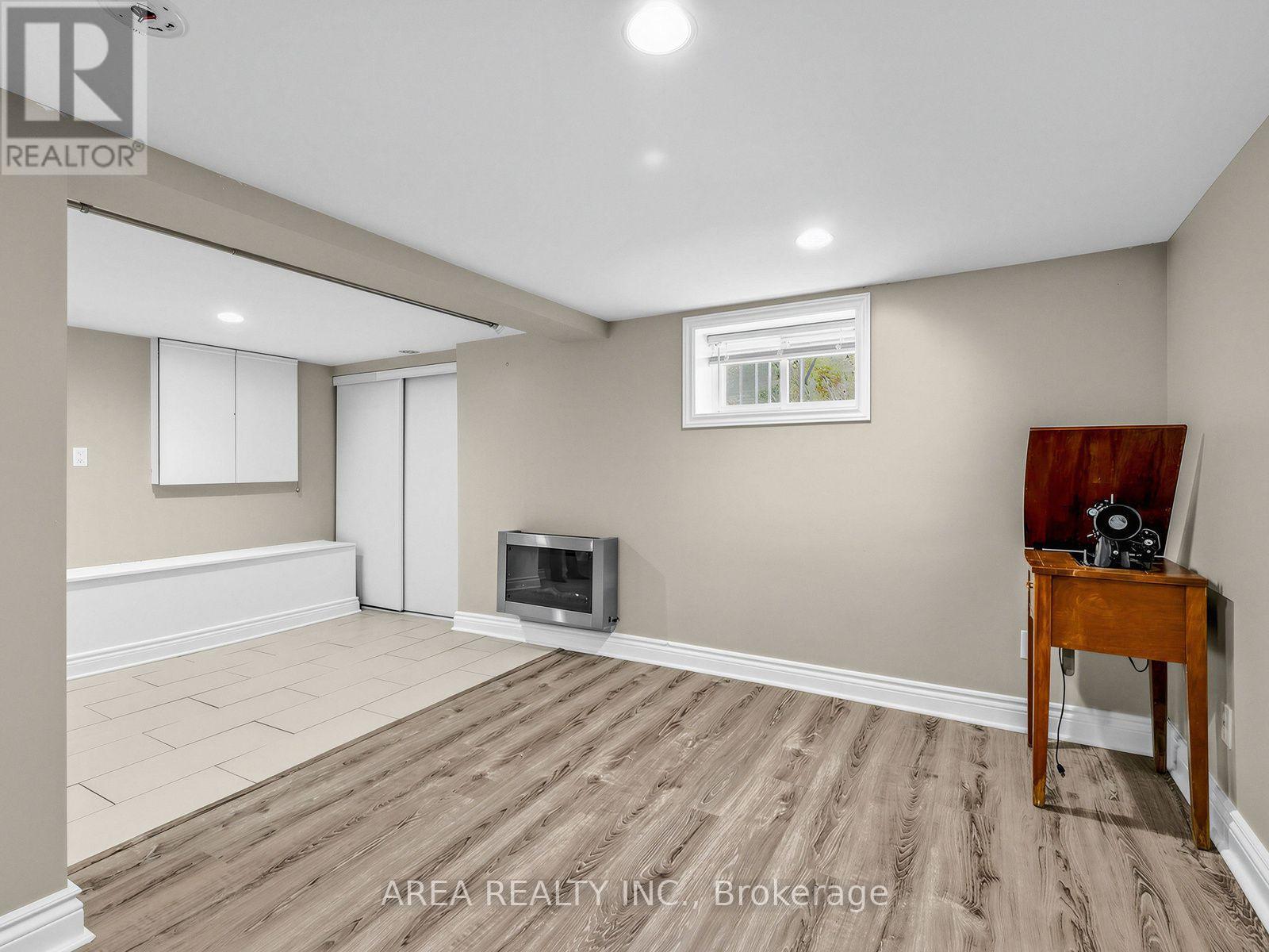 867 Glencairn Avenue, Toronto, Ontario  M6B 2A4 - Photo 21 - W14084844