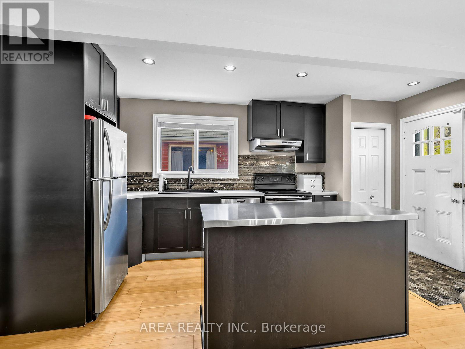 867 Glencairn Avenue, Toronto, Ontario  M6B 2A4 - Photo 5 - W14084844