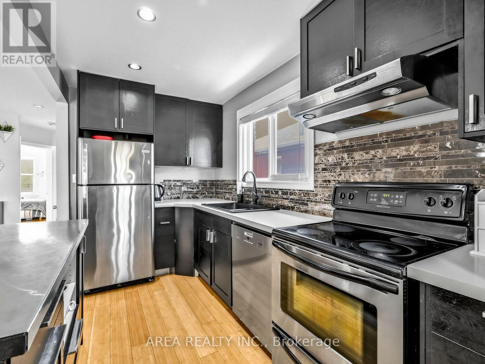 867 Glencairn Avenue, Toronto, Ontario  M6B 2A4 - Photo 7 - W14084844