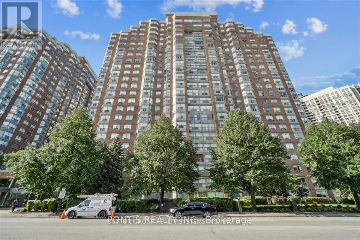310 - 325 WEBB DRIVE, Mississauga, Ontario