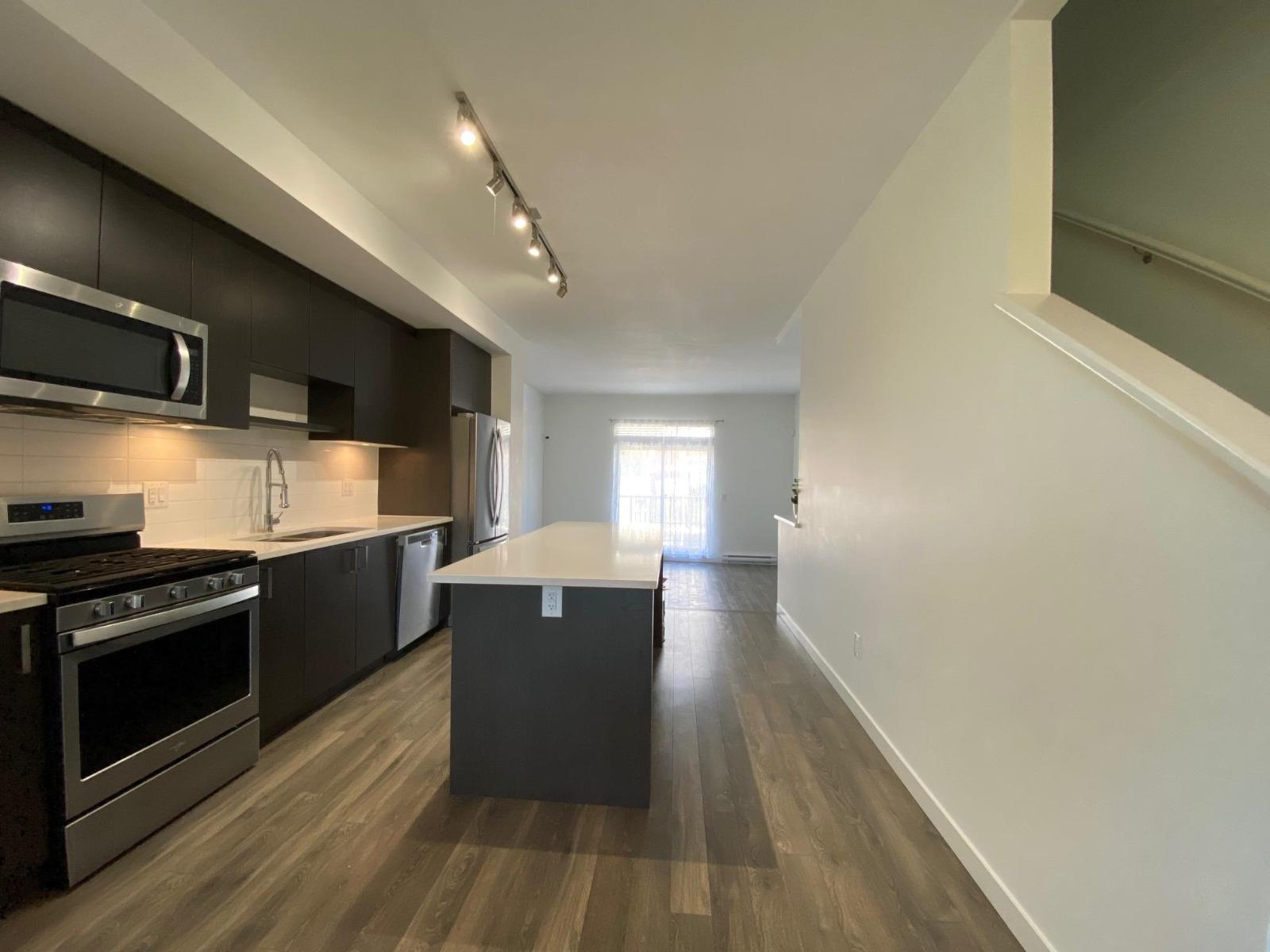 37 16678 25 Avenue, Surrey, British Columbia  V3Z 0Z2 - Photo 3 - R3172323