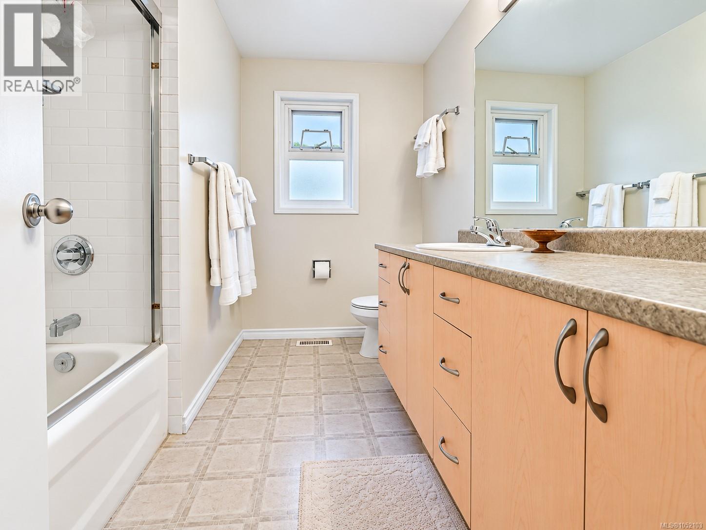 3524 Plymouth Rd, Oak Bay, British Columbia  V8P 4X4 - Photo 12 - 1052103