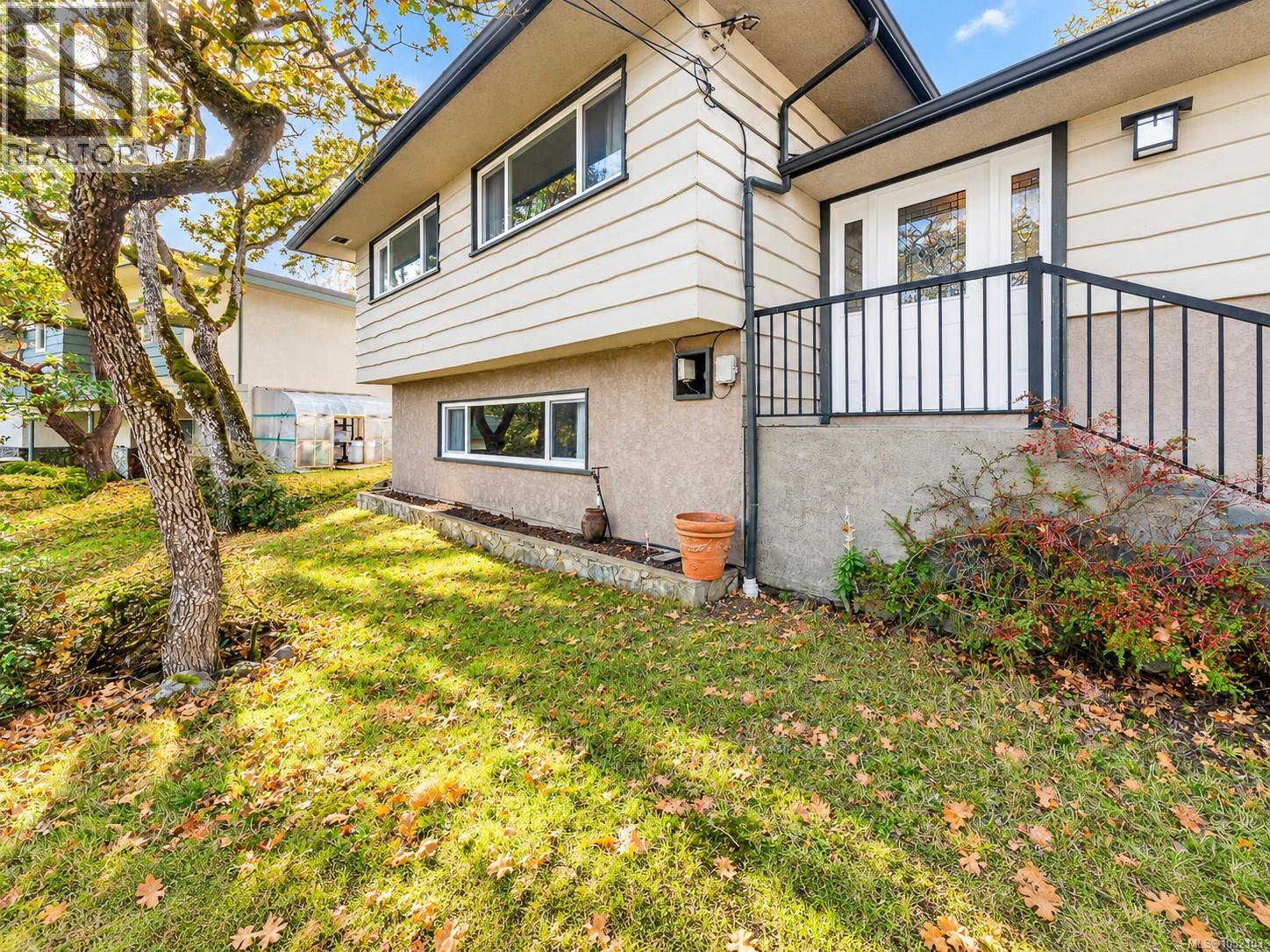3524 Plymouth Rd, Oak Bay, British Columbia  V8P 4X4 - Photo 33 - 1052103