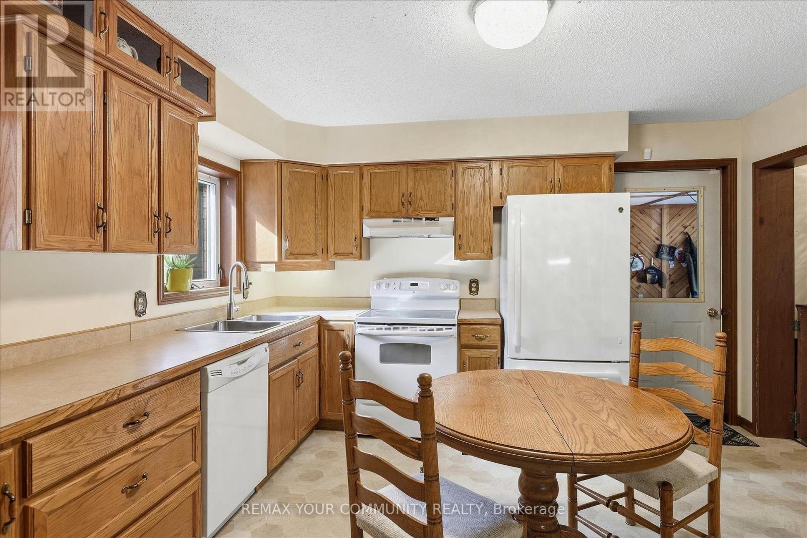 747 Long Beach Road, Kawartha Lakes, Ontario  K0M 1G0 - Photo 13 - X14084896