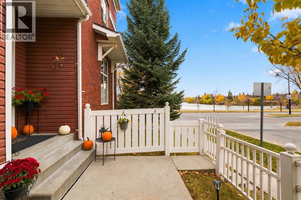 140 Promenade Way Se, Calgary, Alberta T2Z 4E9 - Photo 1 - A2352134
