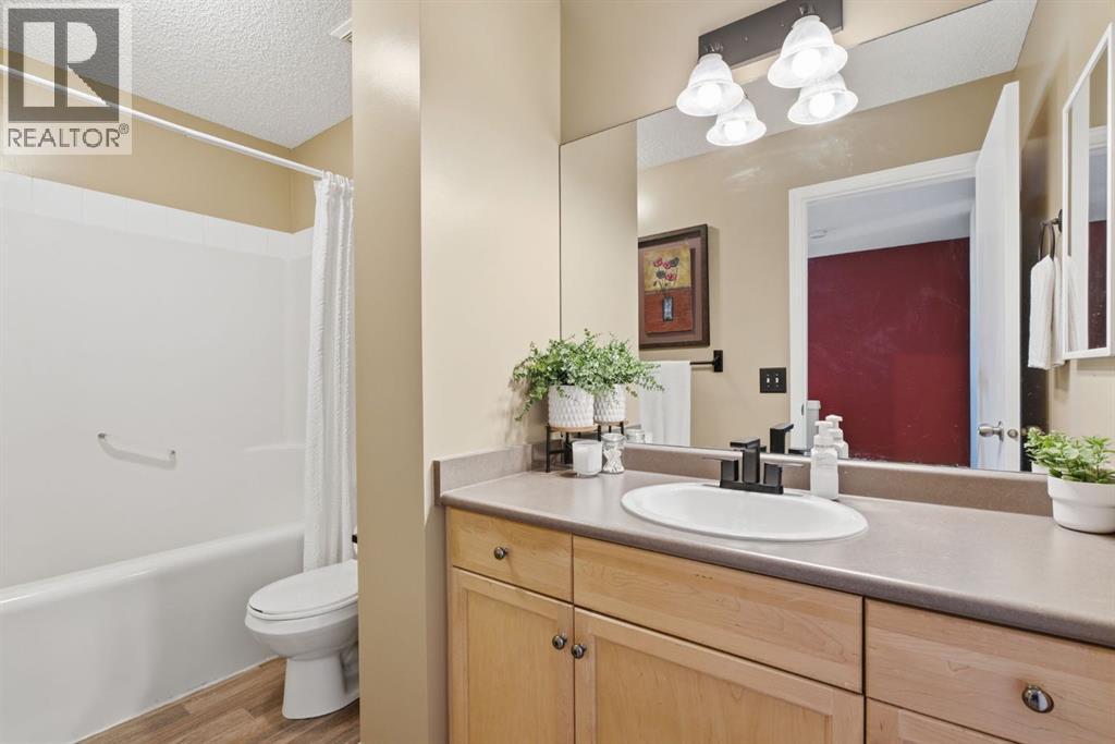 140 Promenade Way Se, Calgary, Alberta T2Z 4E9 - Photo 30 - A2352134
