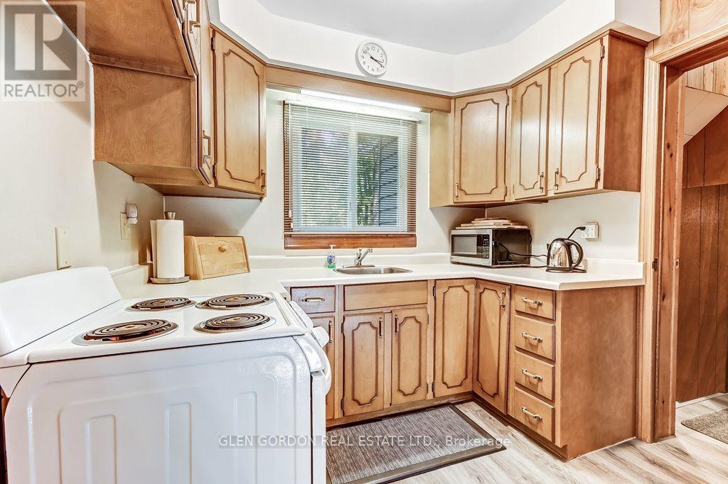 10282 Birch Lane, Lambton Shores, Ontario  N0M 1T0 - Photo 13 - X14084972