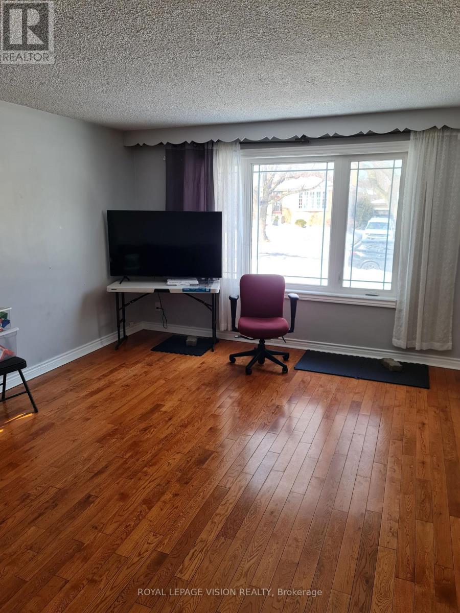 MAIN - 25 PAR AVENUE, Toronto, Ontario