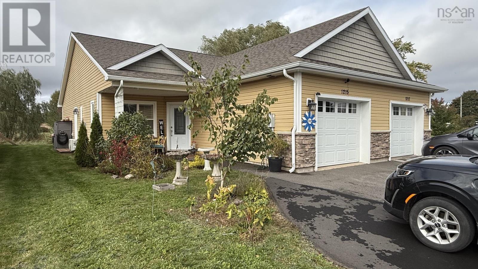 1215 Starrs Point Road, Port Williams, Nova Scotia  B0P 1T0 - Photo 1 - 202625793