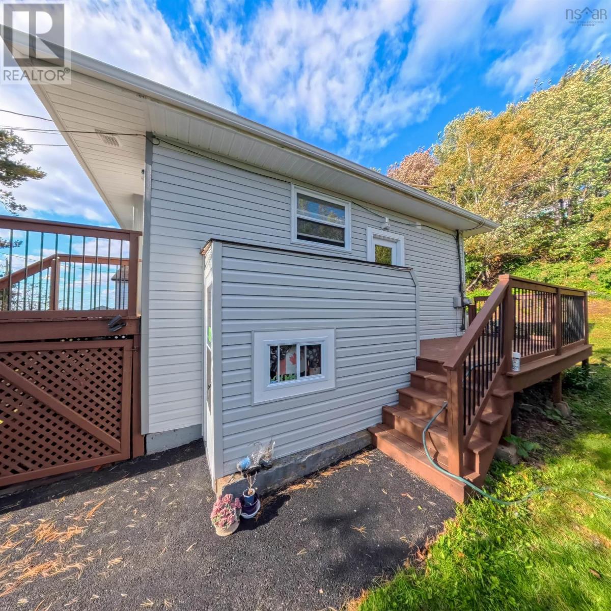23 Mountain Avenue, Dartmouth, Nova Scotia  B2X 1E9 - Photo 3 - 202625839