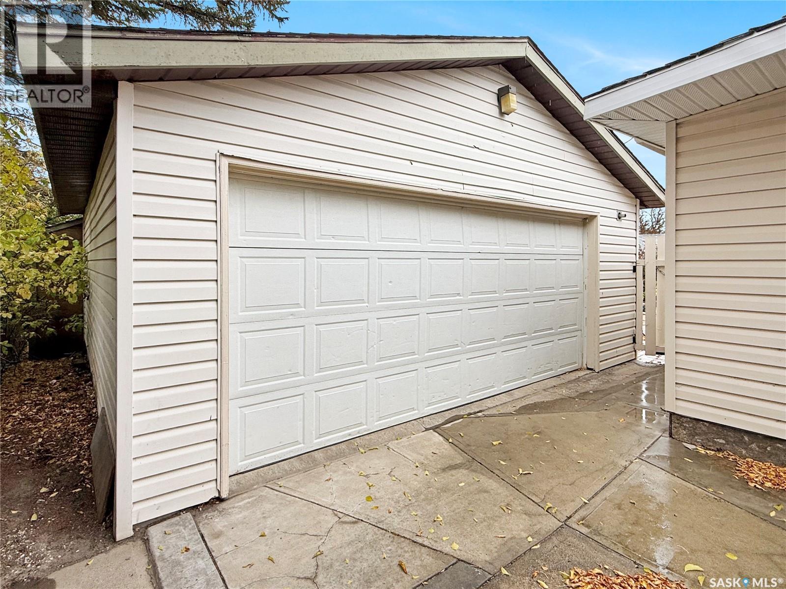 943 11th Avenue Ne, Swift Current, Saskatchewan  S9H 2V5 - Photo 32 - SK051144