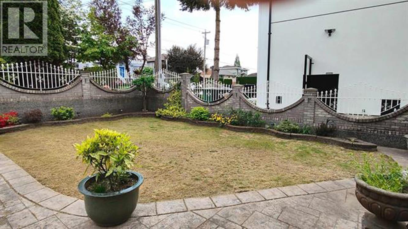 8675 Armstrong Avenue, Burnaby, British Columbia V3N 2H4 - Photo 7 - R3175657