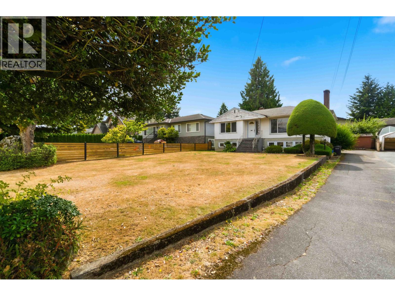5428 Hardwick Street, Burnaby, British Columbia  V5G 1R1 - Photo 5 - R3163450