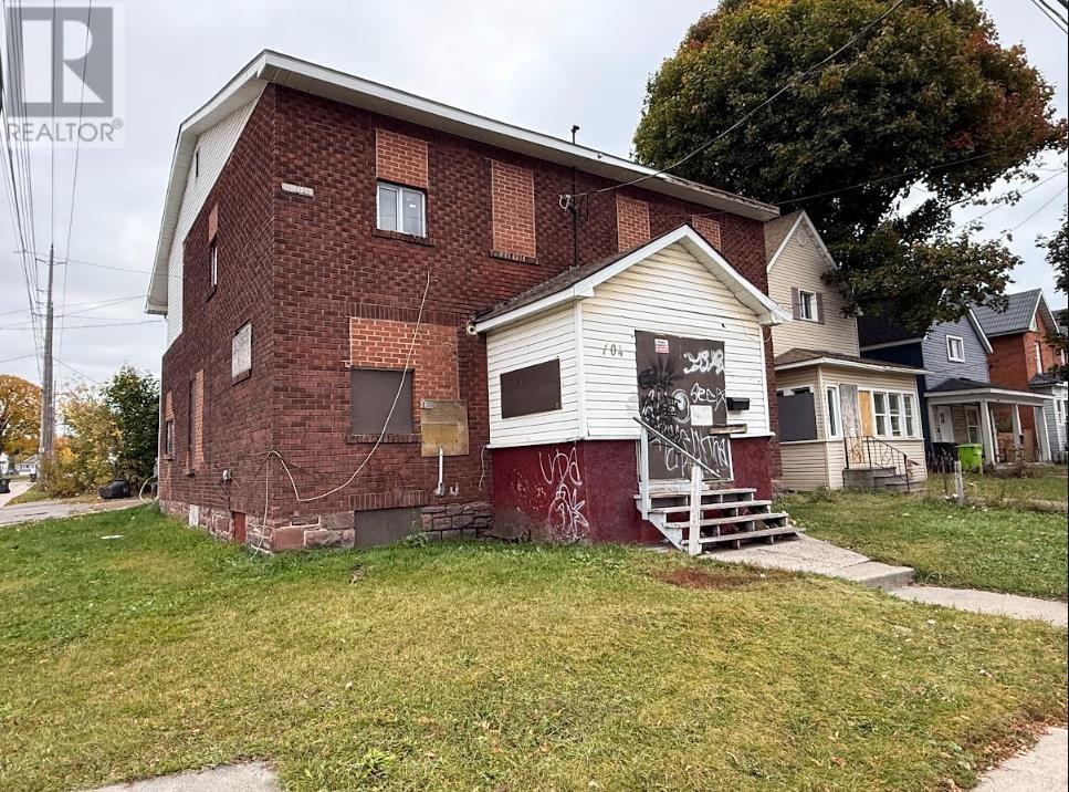 104 Albert St E, Sault Ste. Marie, Ontario  P6A 2J1 - Photo 2 - SM262898