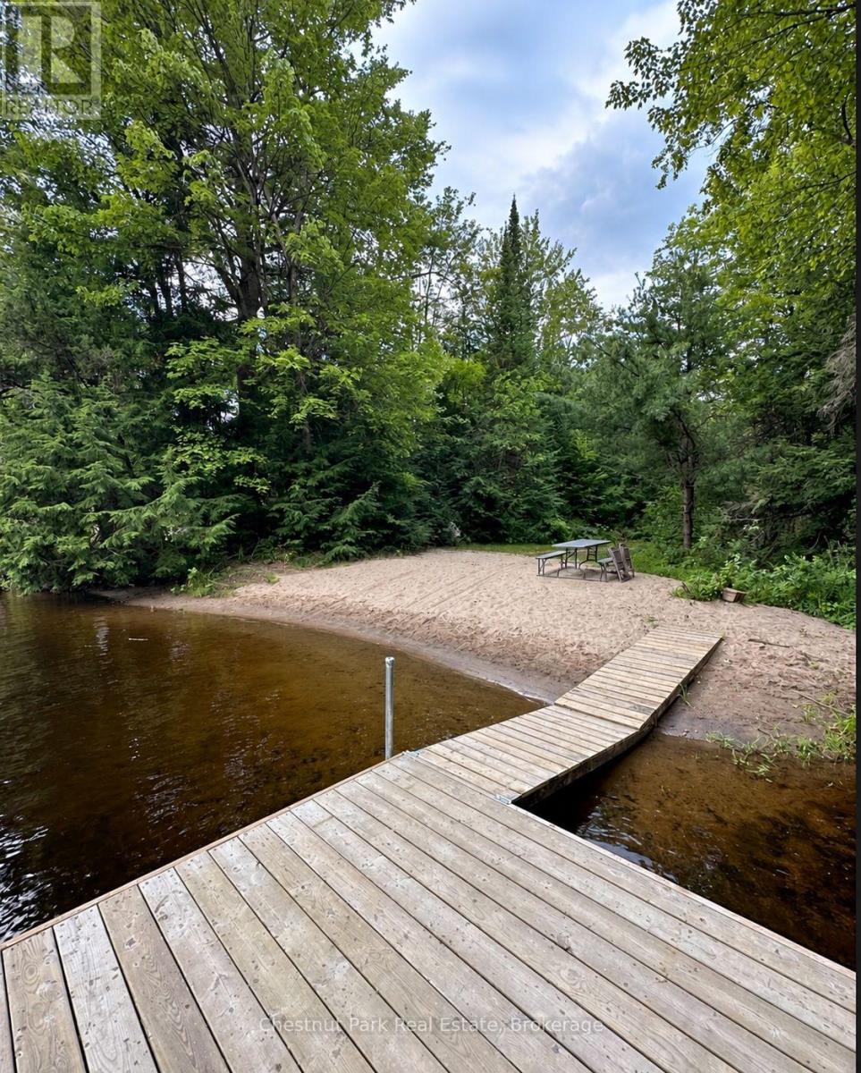 1041 Holiday Park Drive, Bracebridge (Macaulay), Ontario  P1L 1W9 - Photo 4 - X14085044