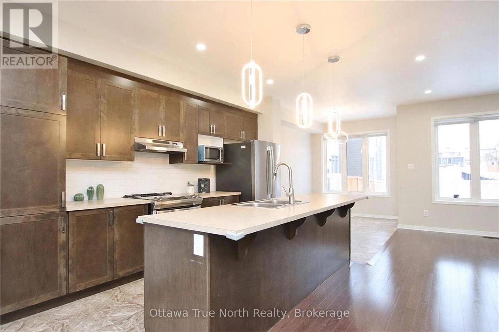 647 Gabriola Way, Ottawa, Ontario  K2T 0E2 - Photo 5 - X13885454