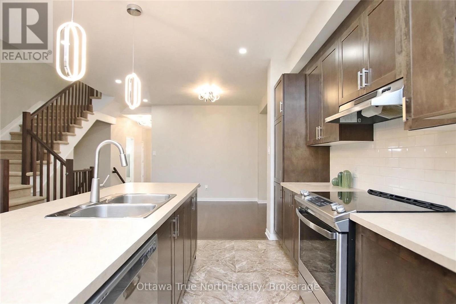 647 Gabriola Way, Ottawa, Ontario  K2T 0E2 - Photo 7 - X13885454