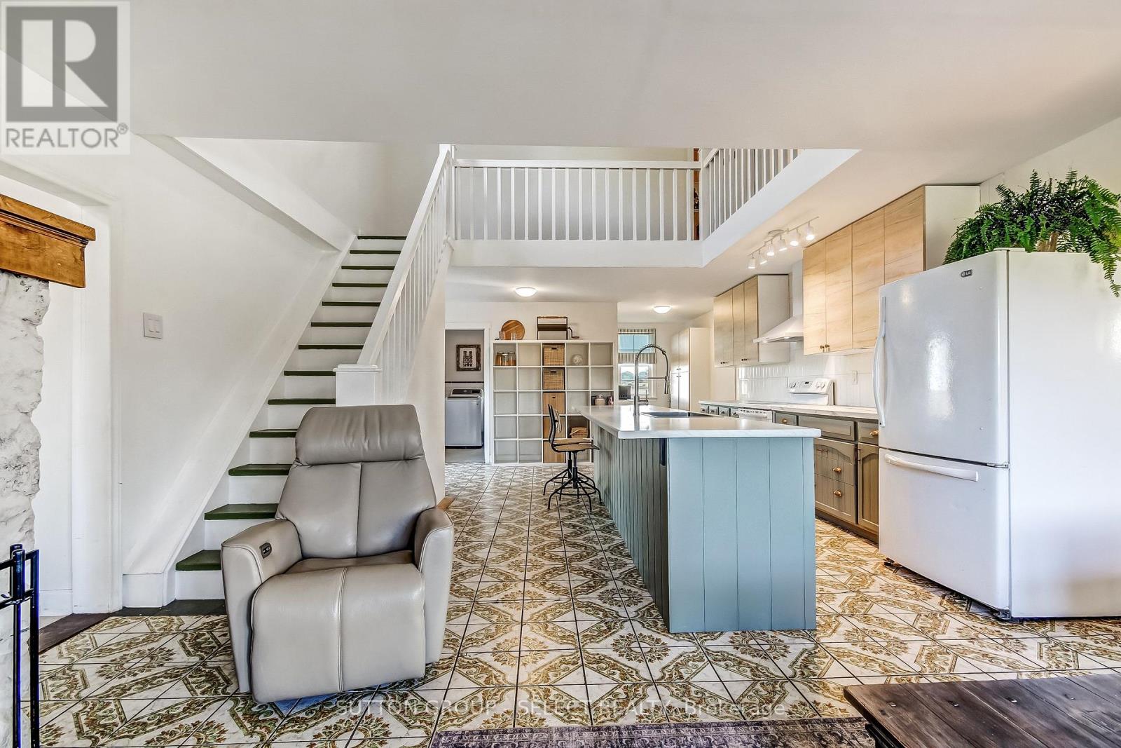 18038 Thorndale Road, Thames Centre, Ontario  N0M 2P0 - Photo 9 - X14084986