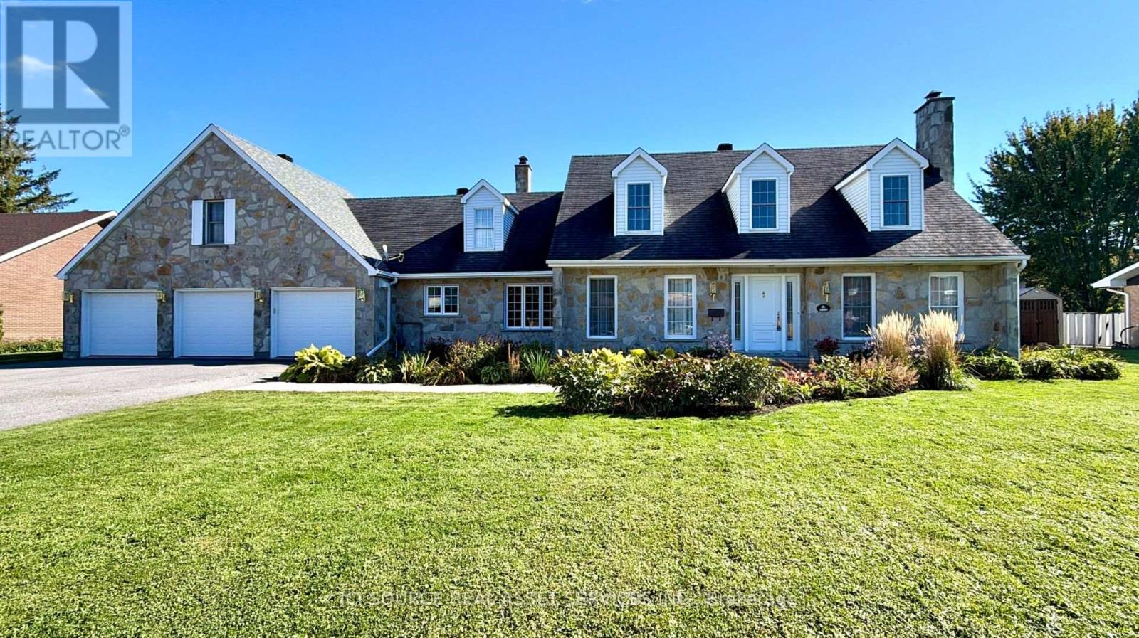 1920 BELVEDERE CRESCENT, Cornwall, Ontario